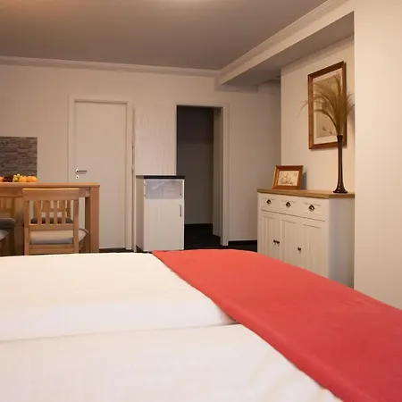 Zur Kulturweberei 3*