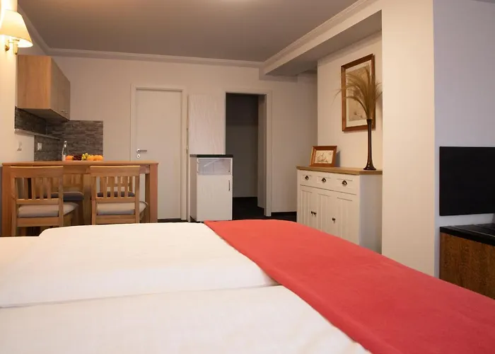 Zur Kulturweberei 3*